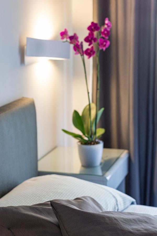 Hotel Desiree - Garda Lake Collection Sirmione Luaran gambar