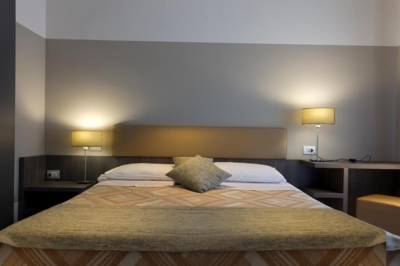 Hotel Desiree - Garda Lake Collection Sirmione Luaran gambar