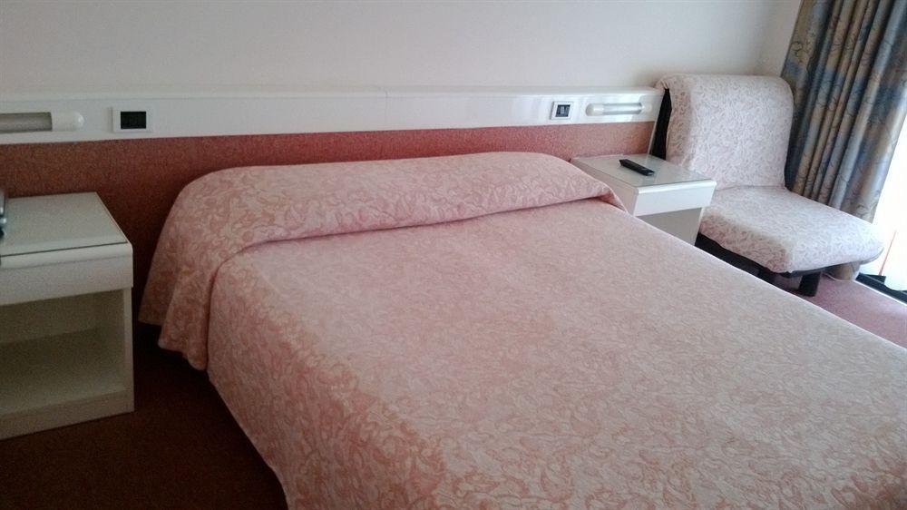Hotel Desiree - Garda Lake Collection Sirmione Luaran gambar