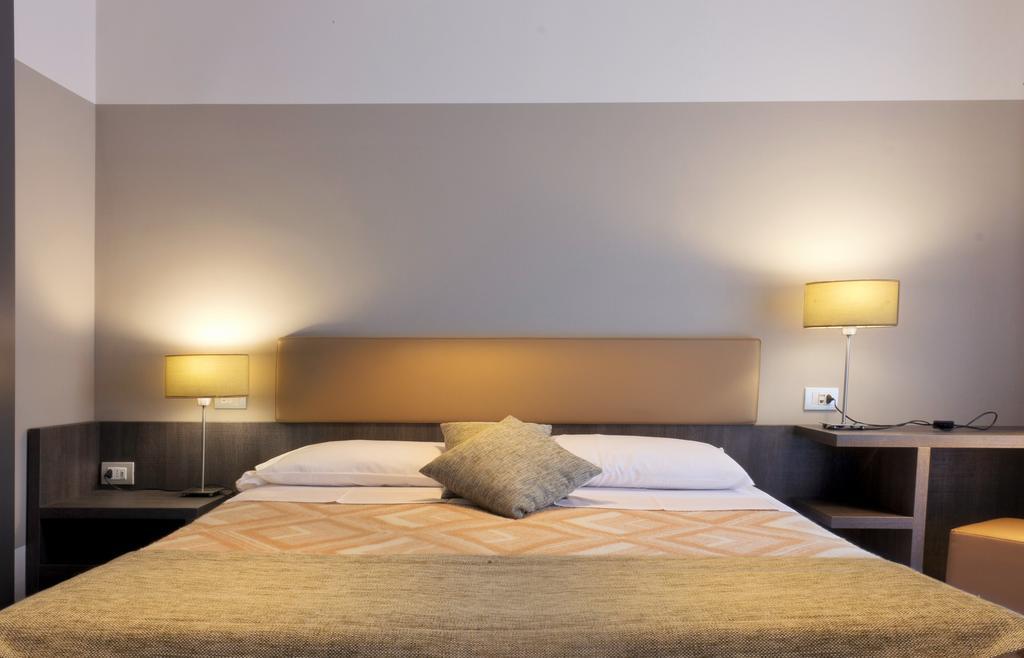 Hotel Desiree - Garda Lake Collection Sirmione Luaran gambar