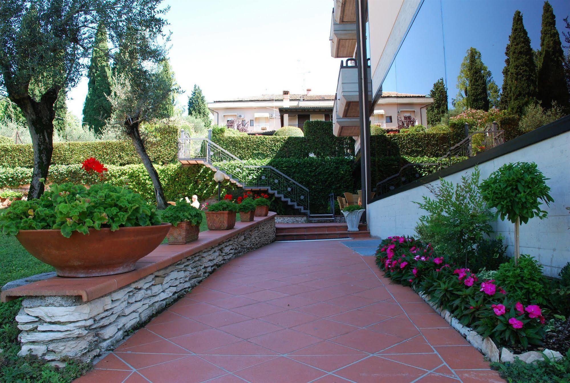 Hotel Desiree - Garda Lake Collection Sirmione Luaran gambar