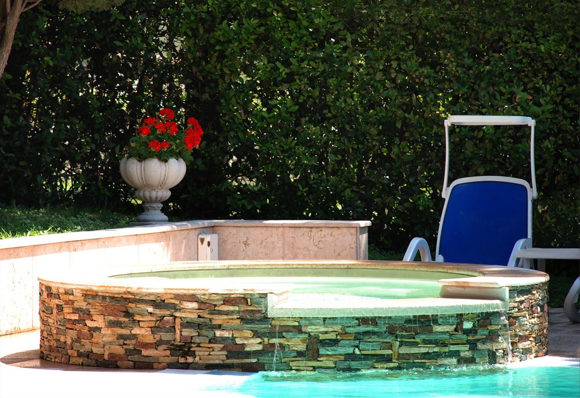 Hotel Desiree - Garda Lake Collection Sirmione Luaran gambar